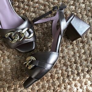 New: Sole Bliss Bronze Leather and Chainlink Heel. Size 42